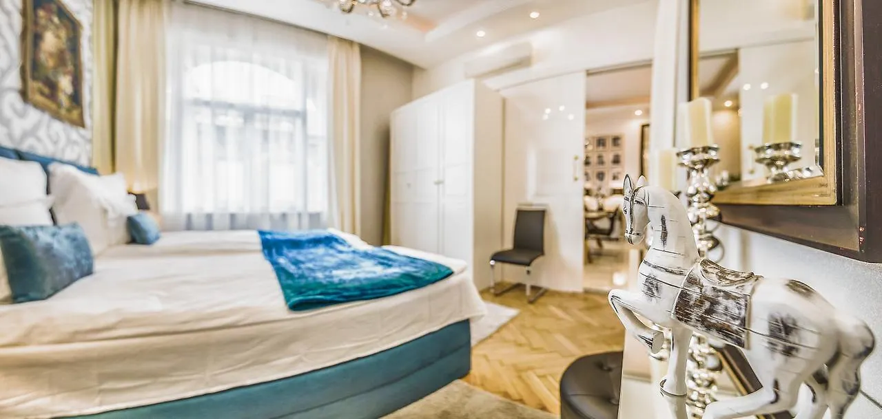 Budapest Residence Riverside 0*,